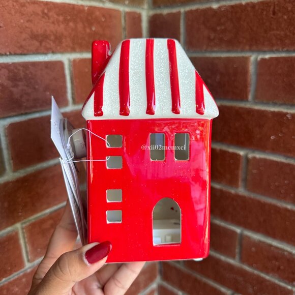 TARGET WONDERSHOP LIT RED CERAMIC HOUSE 1CT - Picture 1 of 5
